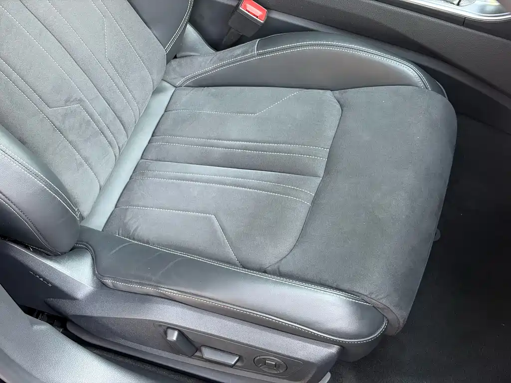 Audi A7L — миниатюра 7