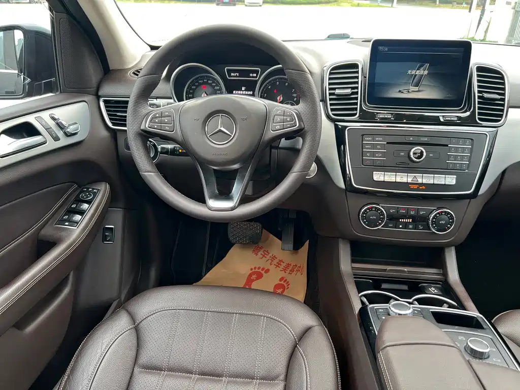 Mercedes-Benz GLE (Import) — миниатюра 9