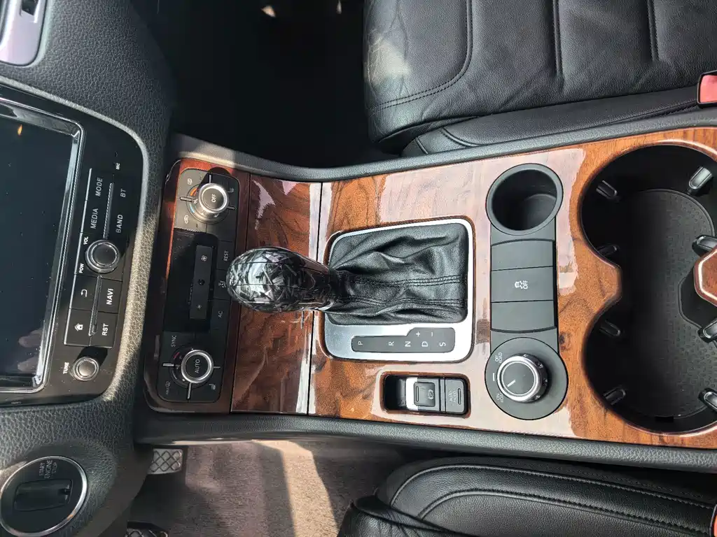 Volkswagen Touareg — миниатюра 9