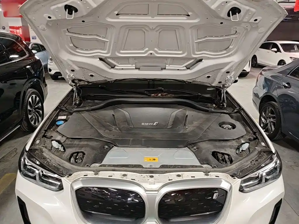 BMW iX3 — миниатюра 20