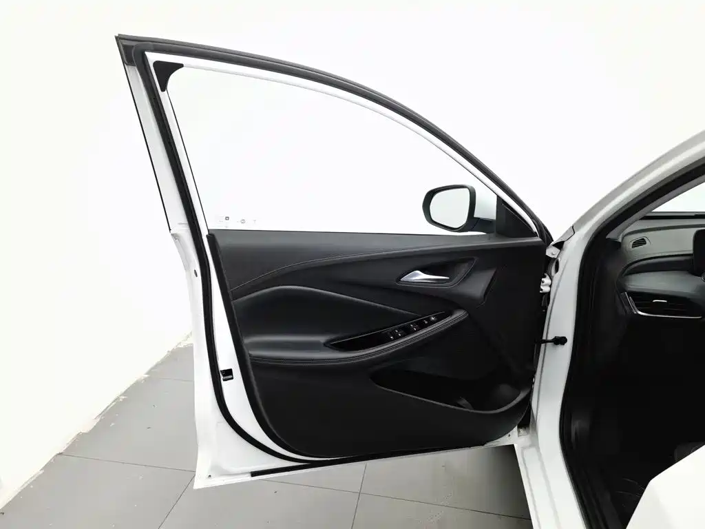Buick Verano — миниатюра 8