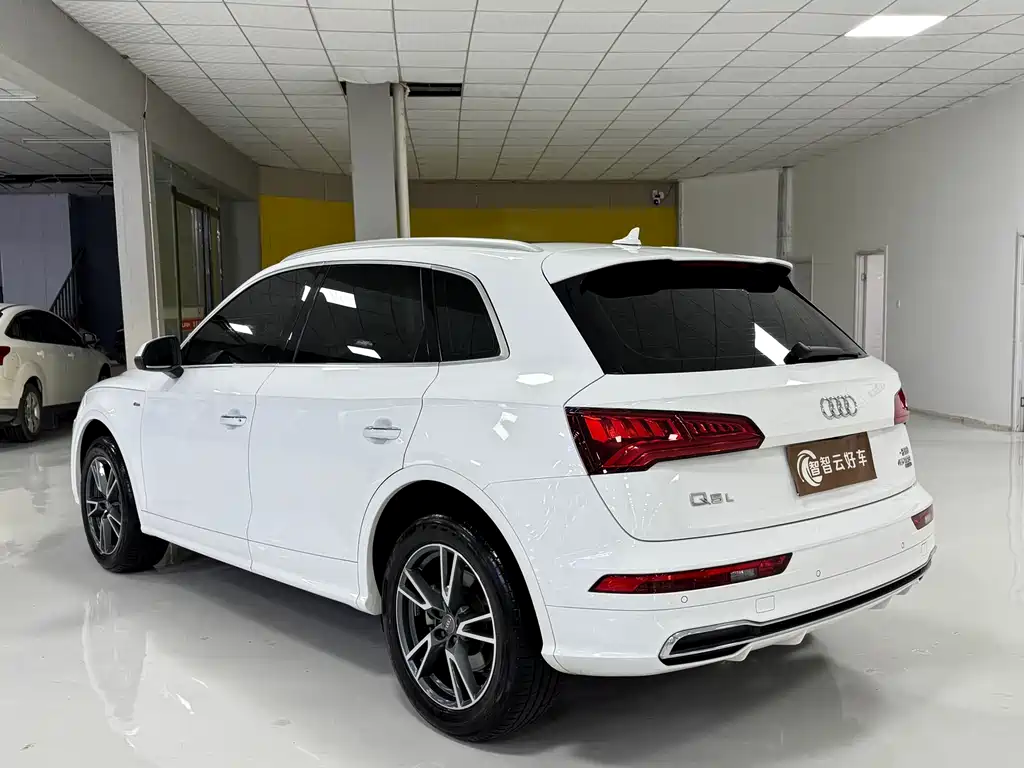 Audi Q5L — миниатюра 7