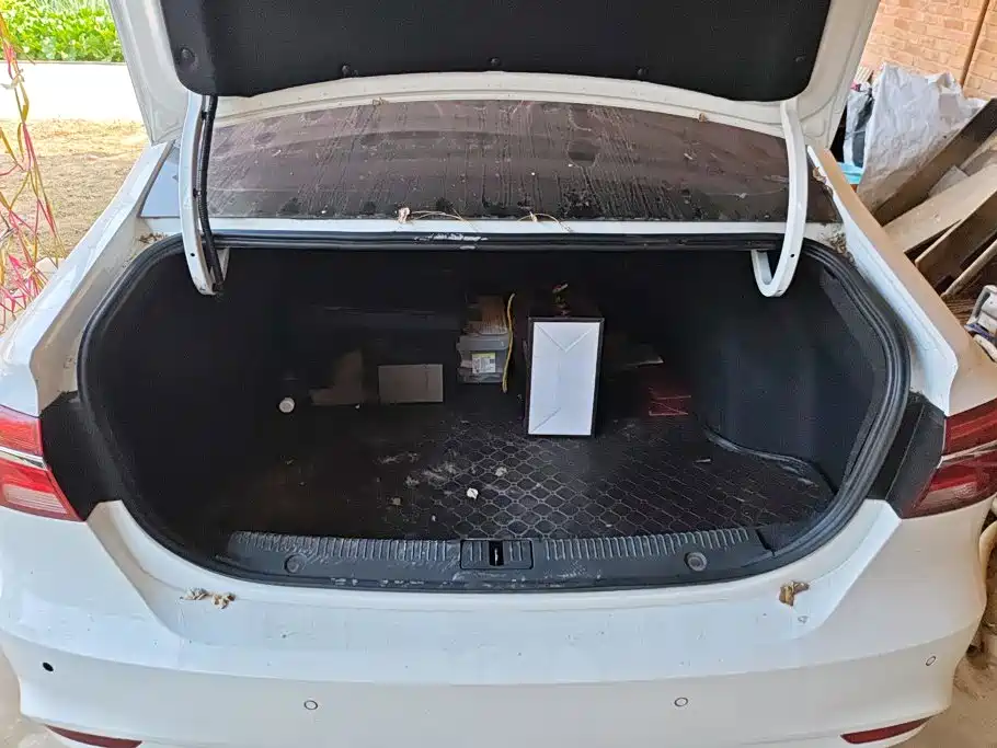 Roewe i6 Classic — миниатюра 4