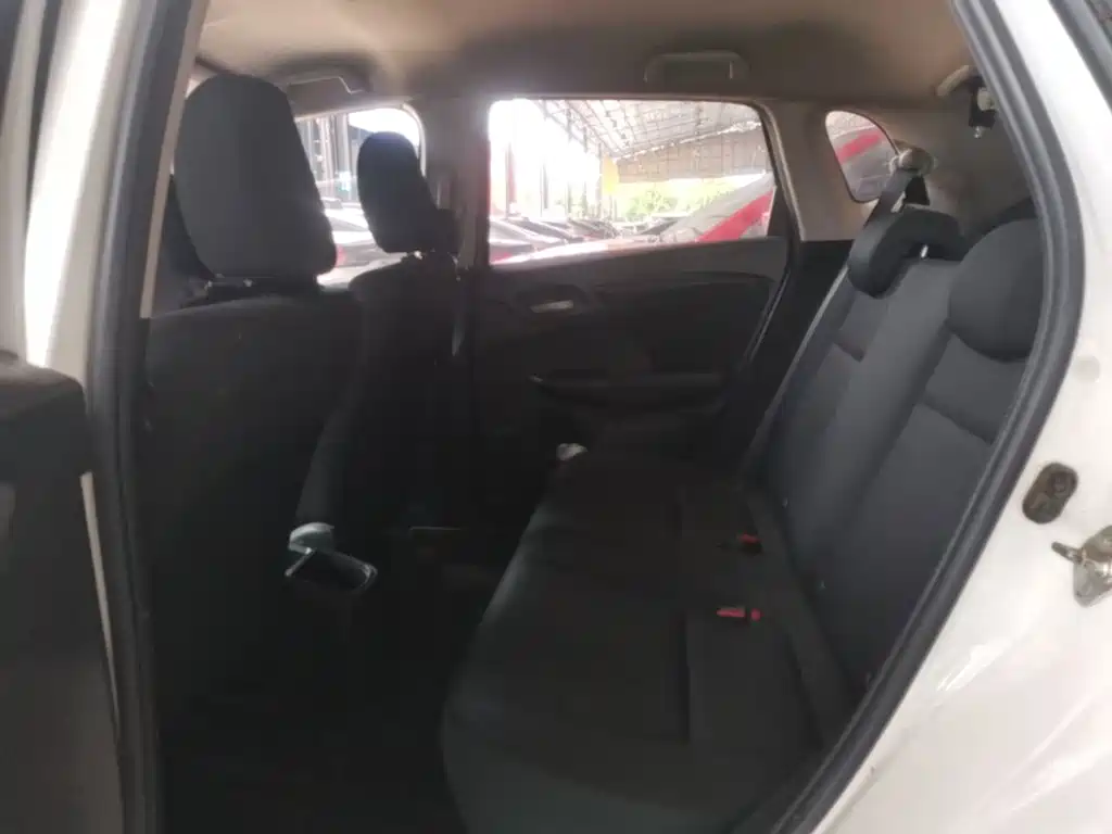 Honda Fit — миниатюра 17