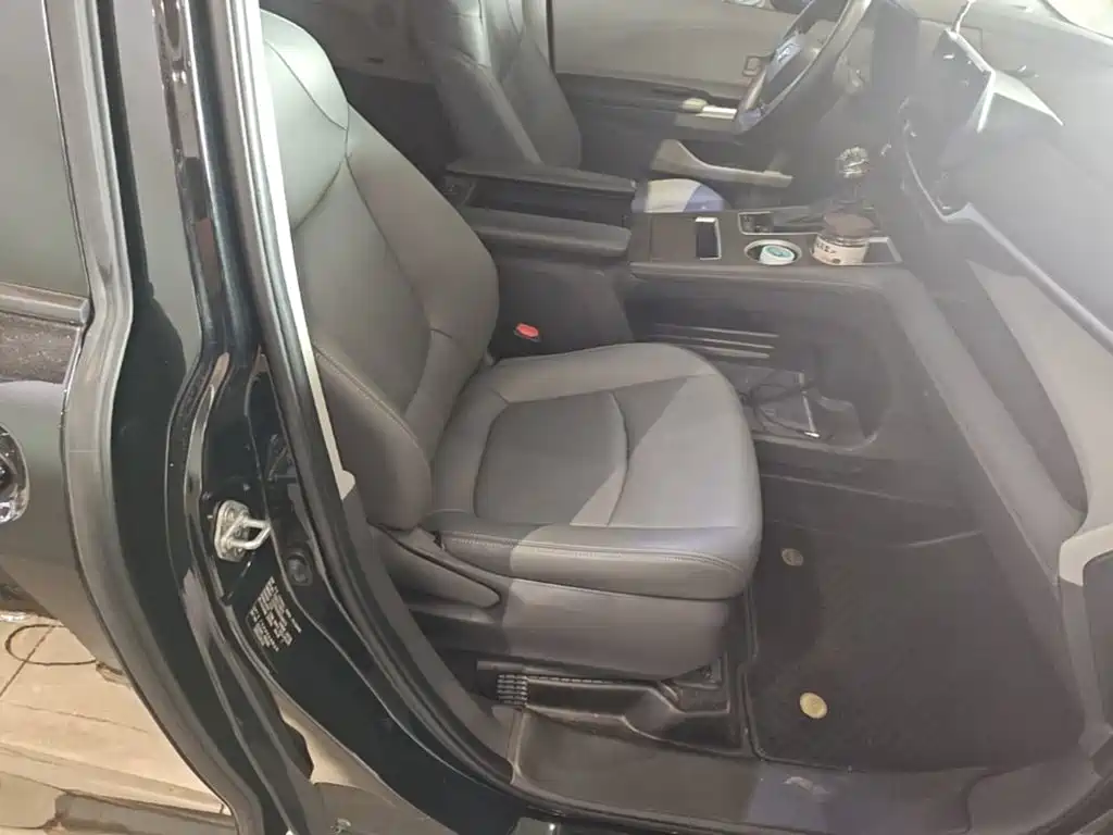 Toyota Sienna — миниатюра 25