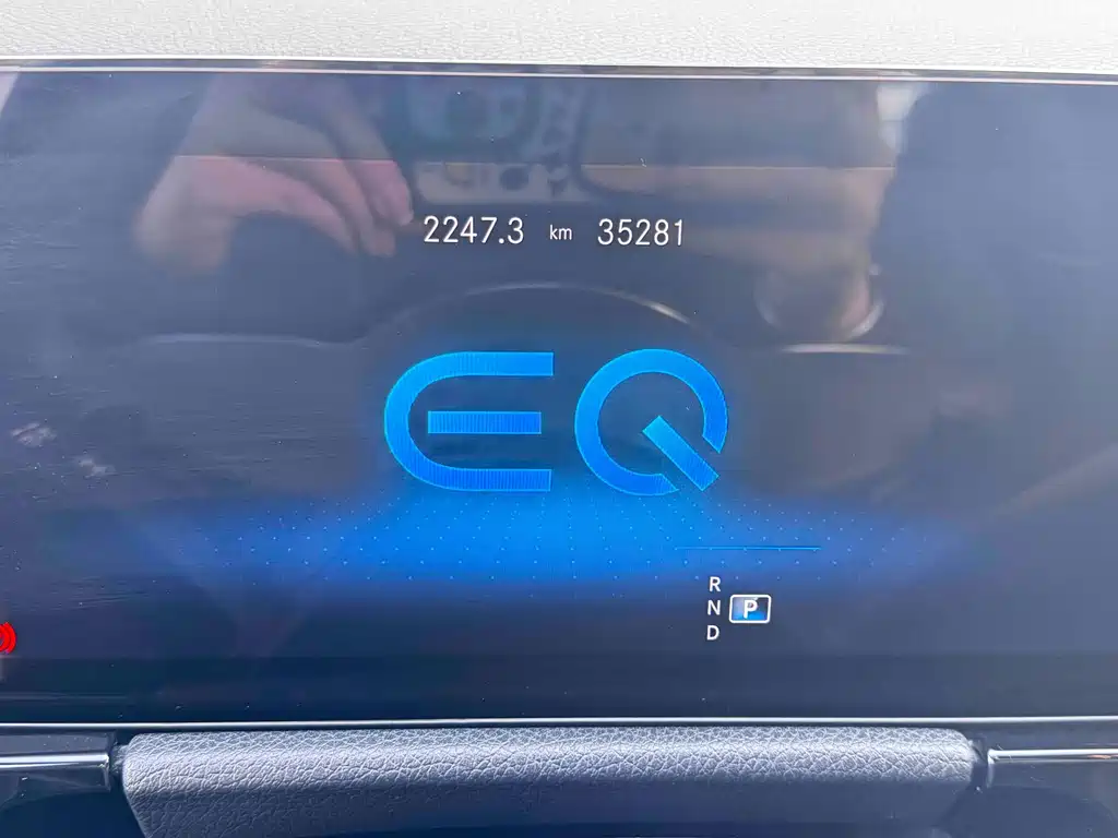 MERCEDES-BENZ EQA