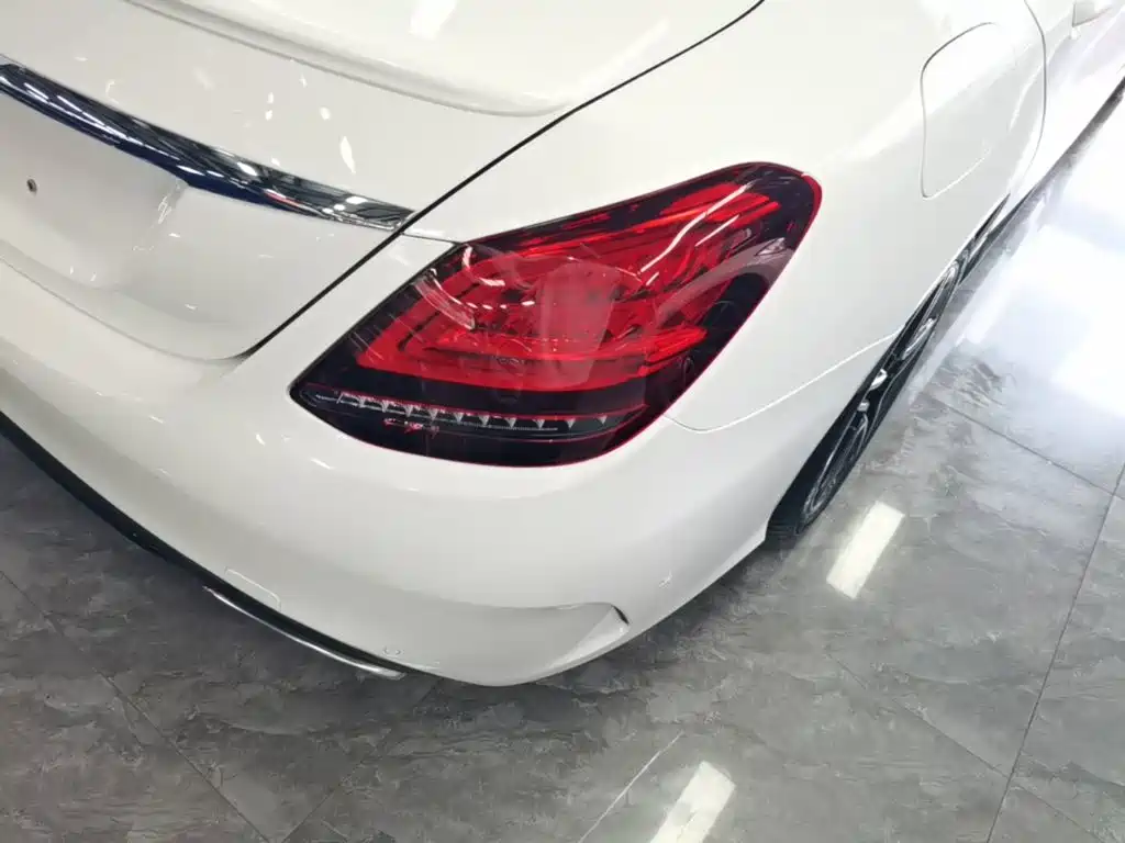 Mercedes-Benz C-Class — миниатюра 8