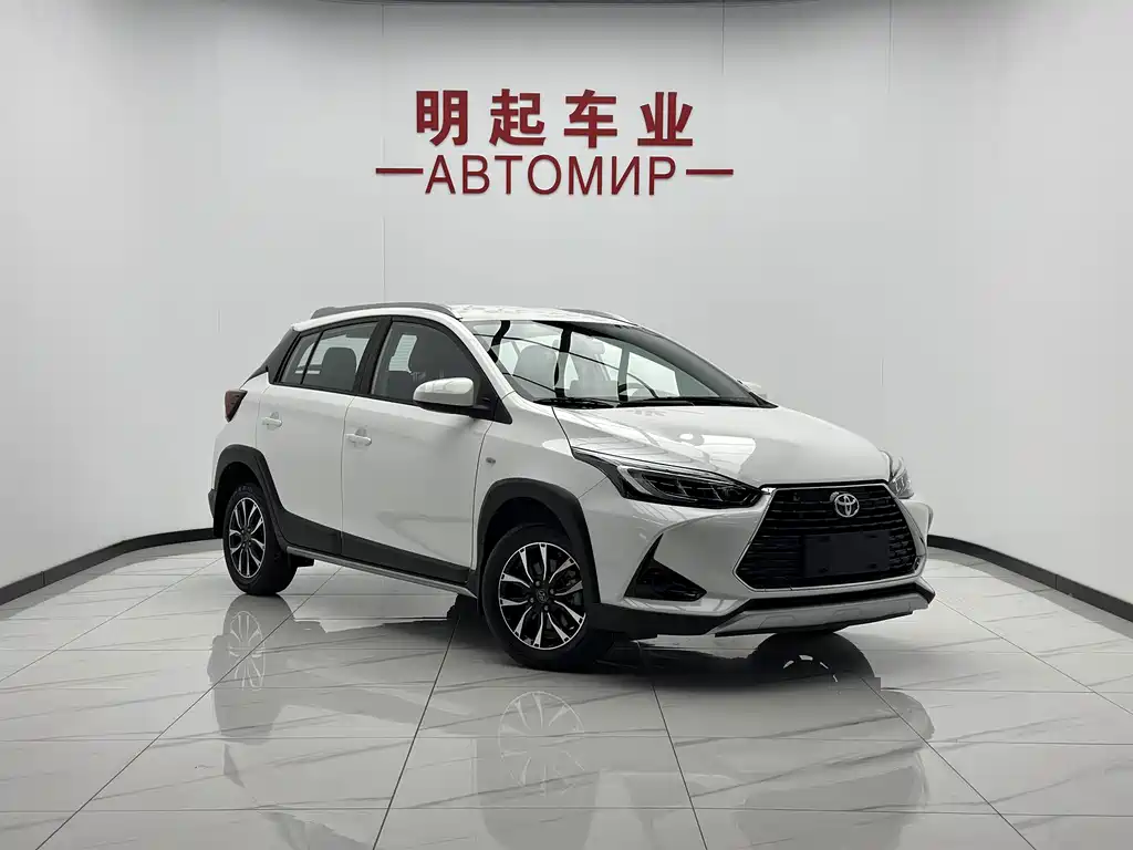 Toyota Yaris L — миниатюра 2