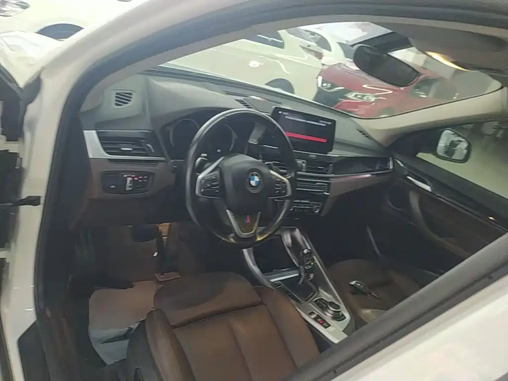 BMW X1 — миниатюра 10