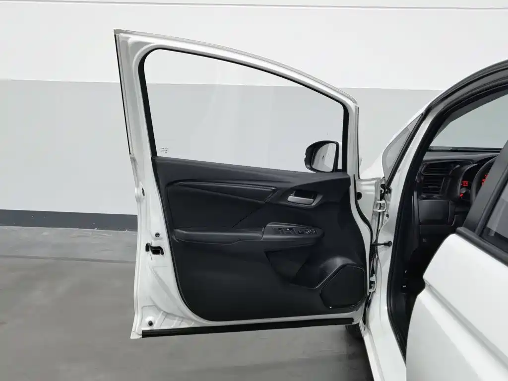 Honda Fit — миниатюра 8