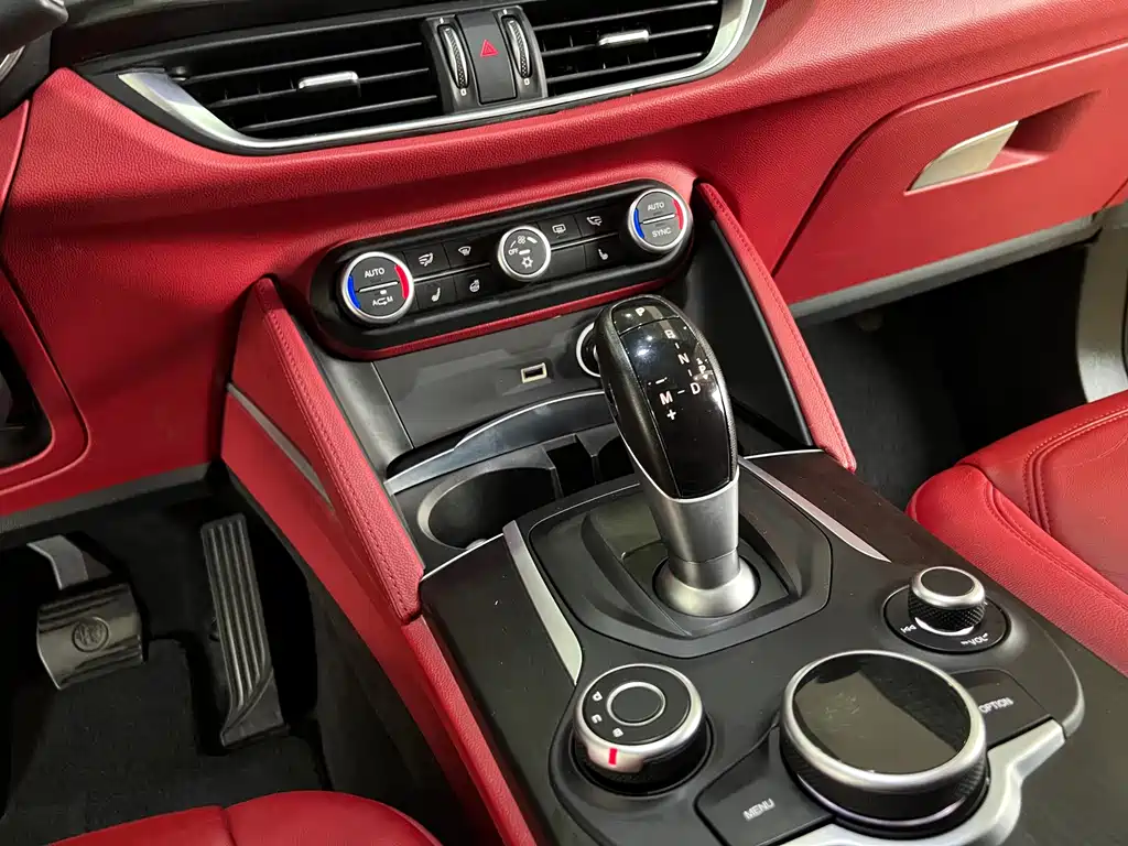 Alfa Romeo Stelvio — миниатюра 17
