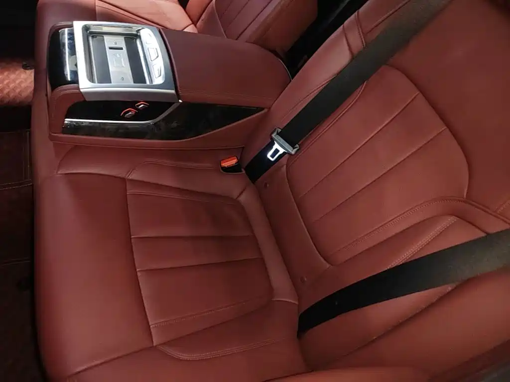 BMW 5 Series — миниатюра 17