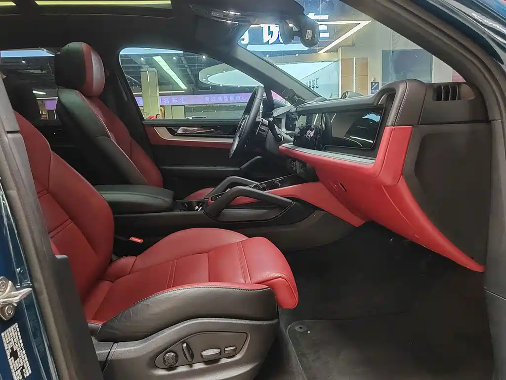 Porsche Cayenne — миниатюра 8