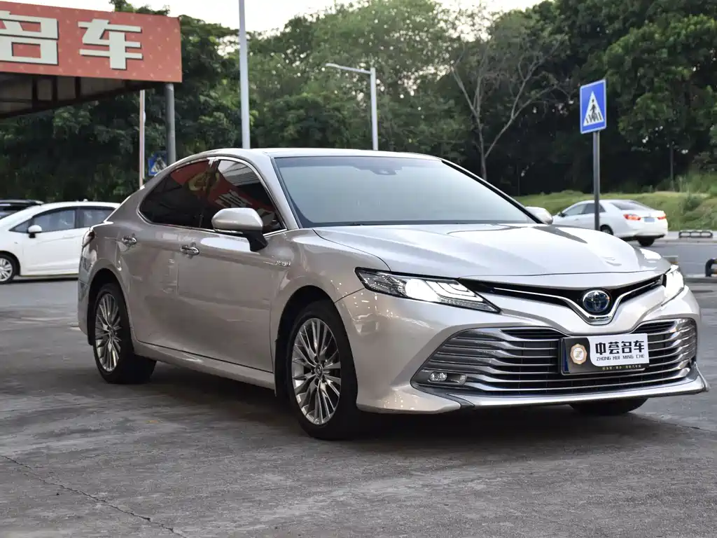 Toyota Camry — миниатюра 2