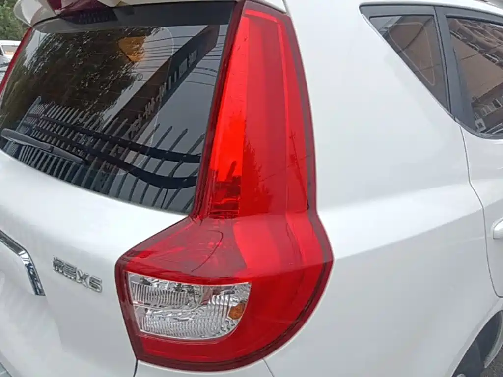 Geely Vision X6 — миниатюра 8