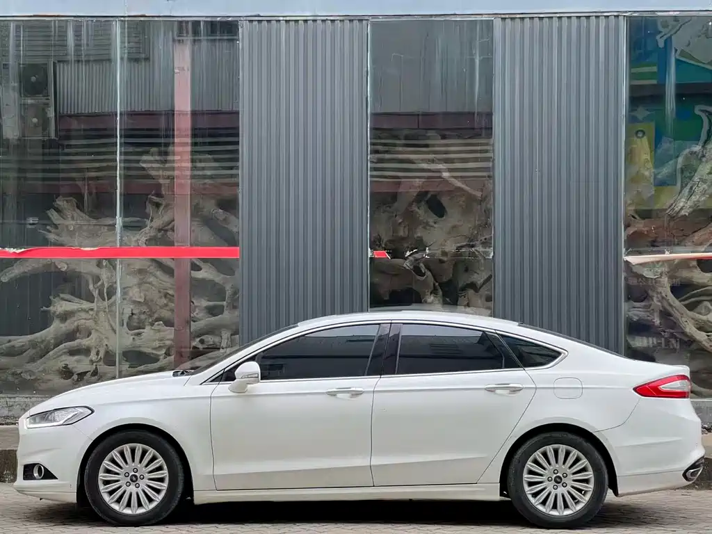 Ford Mondeo — миниатюра 9