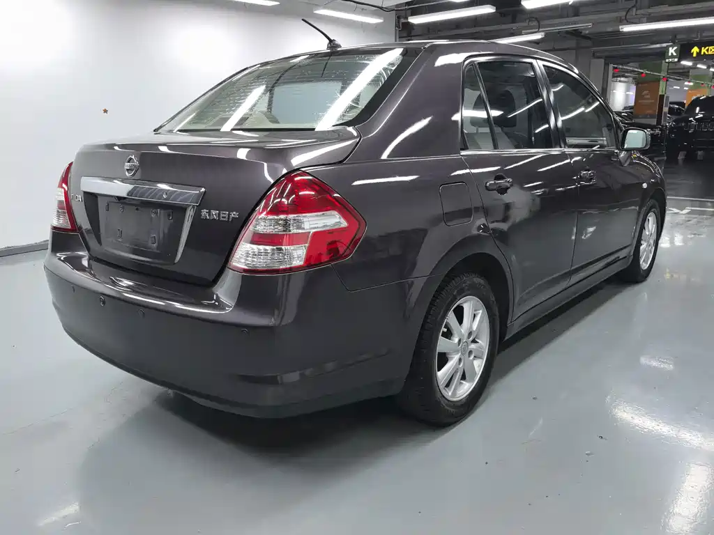 Nissan Tiida — миниатюра 12