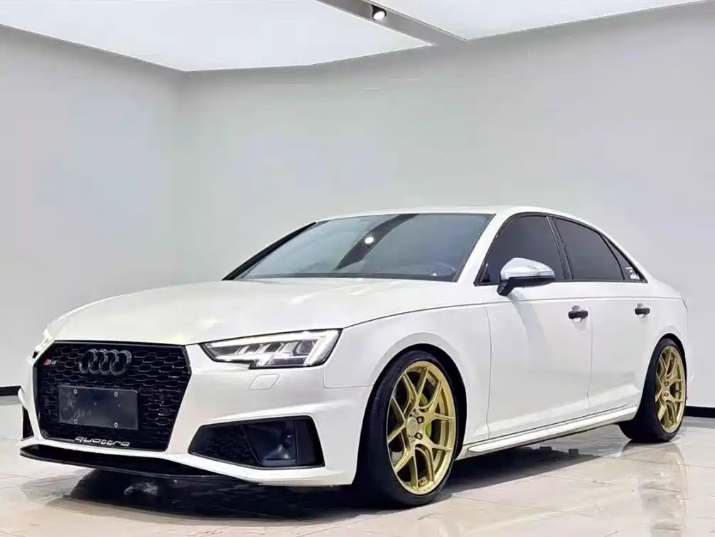 Audi A4L 2016