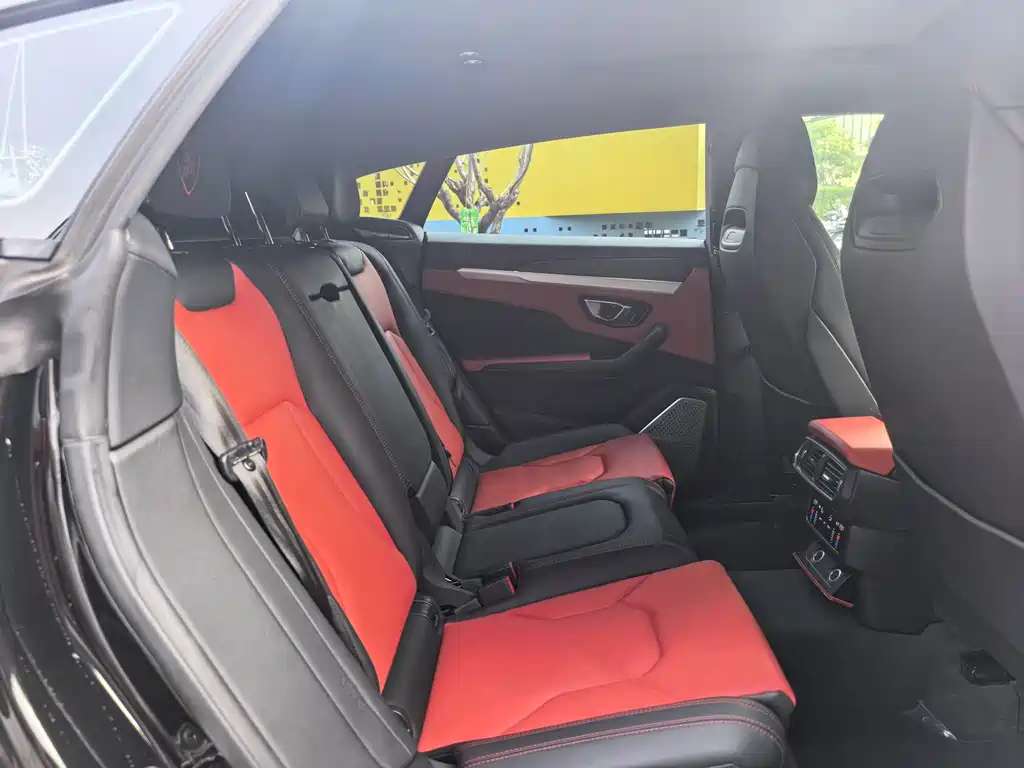 Lamborghini Urus — миниатюра 16