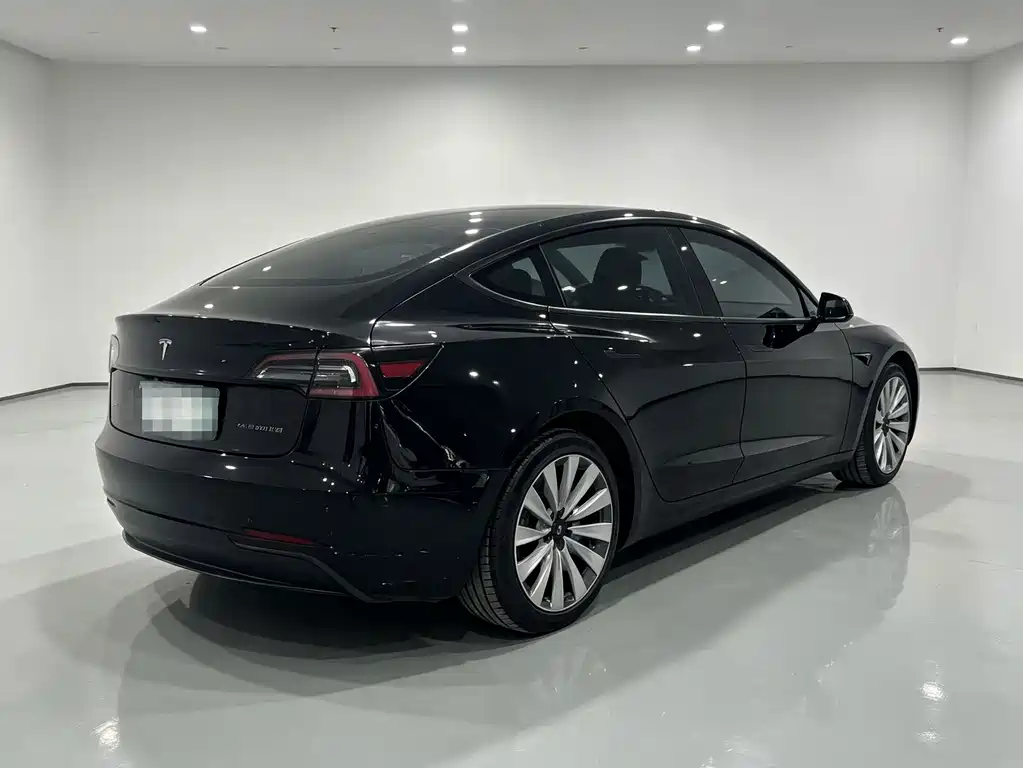 Tesla Model 3 — миниатюра 9