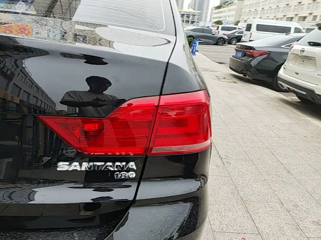 Volkswagen Santana — миниатюра 8