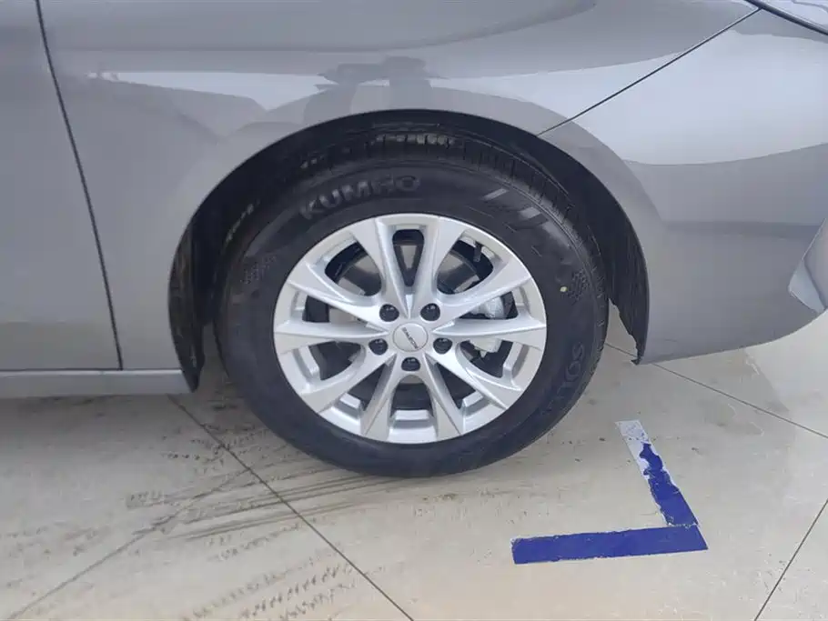 Roewe i5 2026 1.5L MT