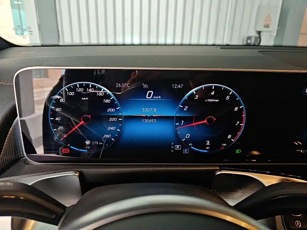 Mercedes-Benz GLB — миниатюра 12