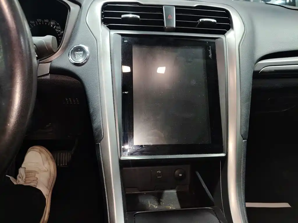 Ford Mondeo — миниатюра 13