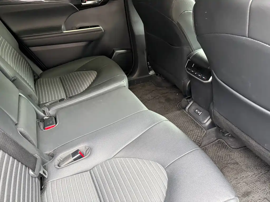 Toyota Crown Kluger — миниатюра 5