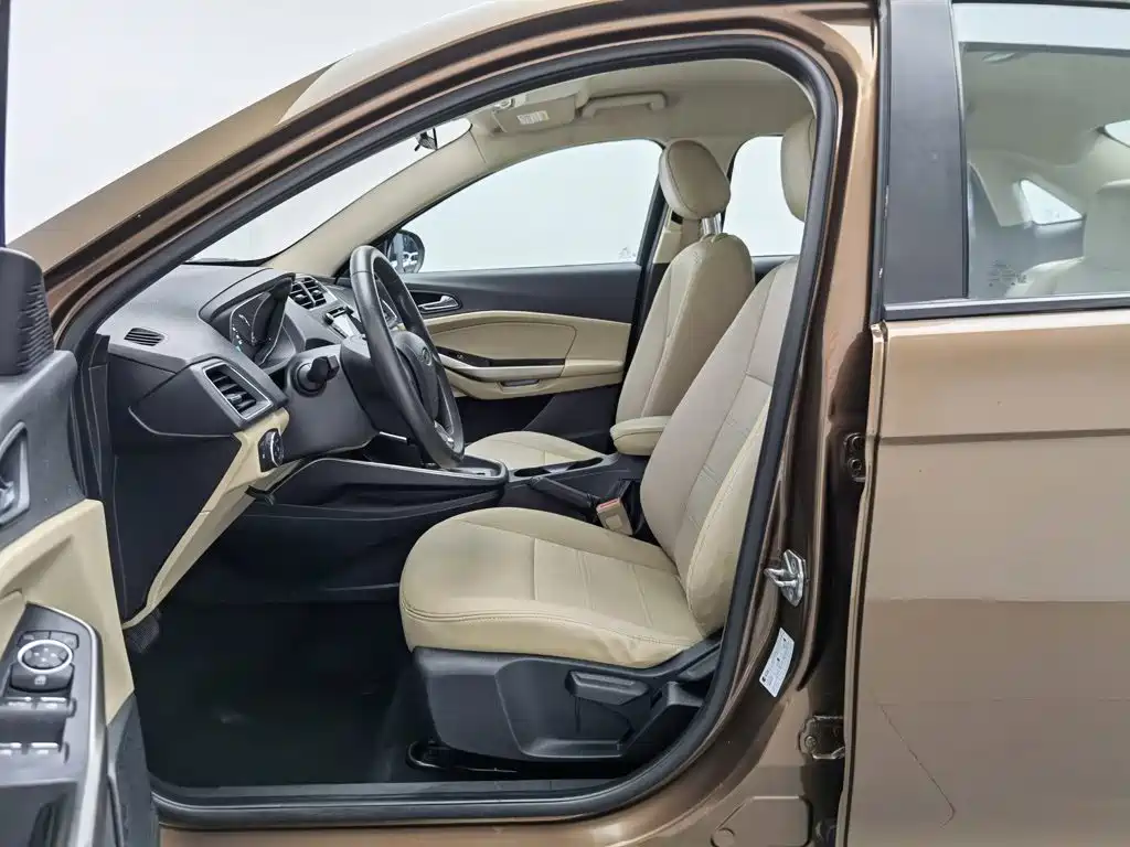 Ford Escort 2015 1.5L AT Comfort