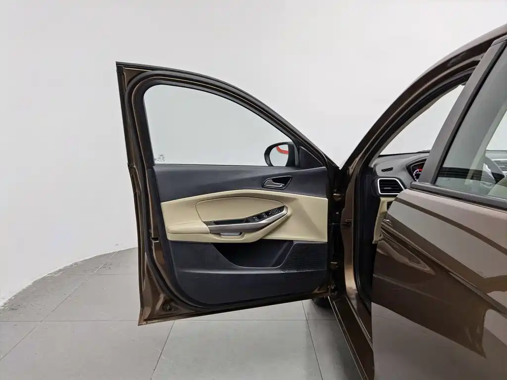Ford Escort 2015 1.5L AT Comfort