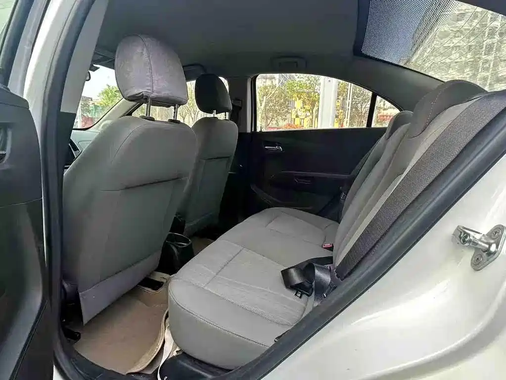 Chevrolet Aveo — миниатюра 6