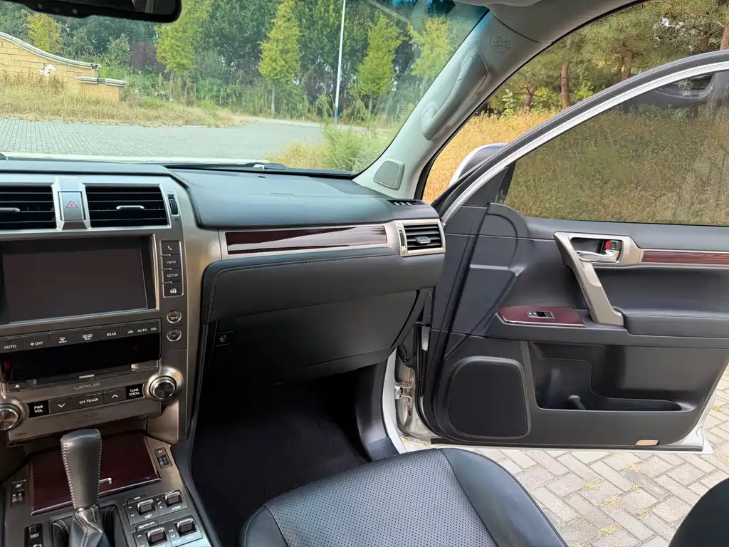 Lexus GX — миниатюра 18