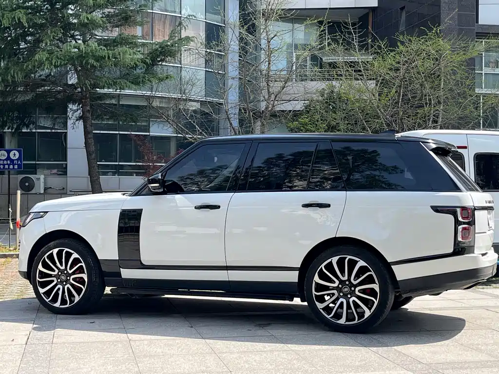 Land Rover Range Rover — миниатюра 4