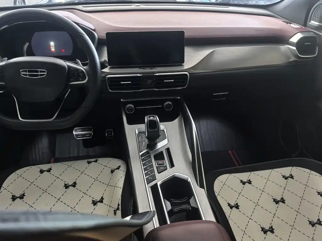 Geely Binyue — миниатюра 7