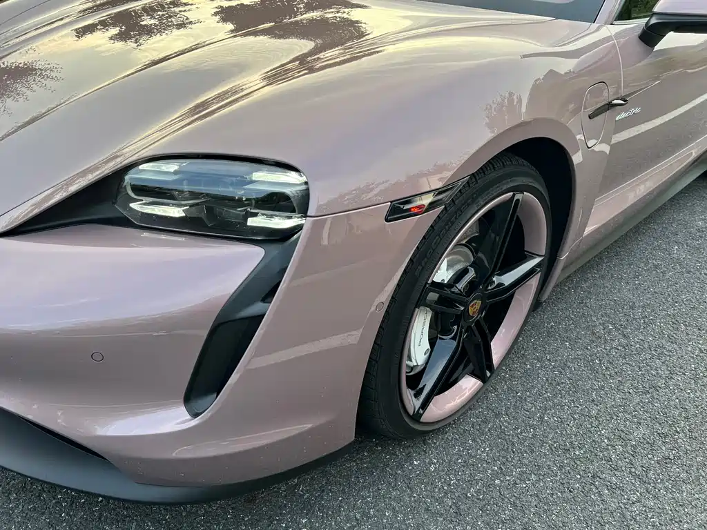 Porsche Taycan — миниатюра 13