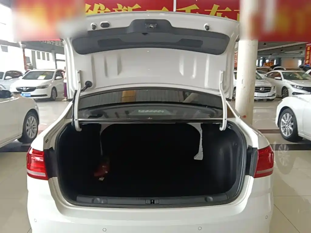 Volkswagen Lavida — миниатюра 19