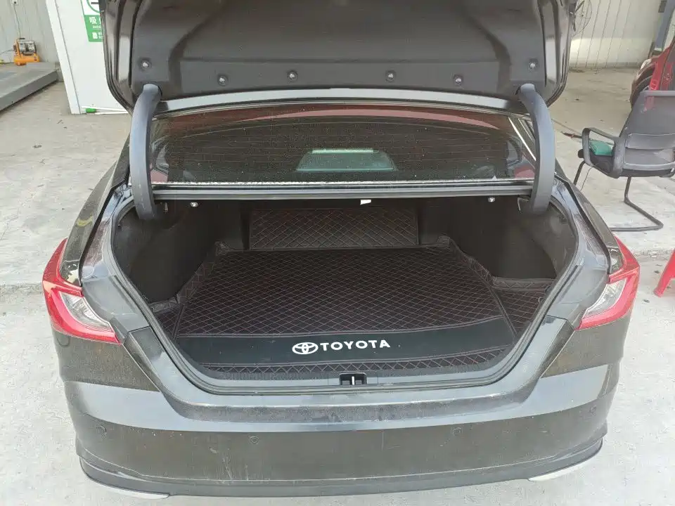 Toyota Camry — миниатюра 8