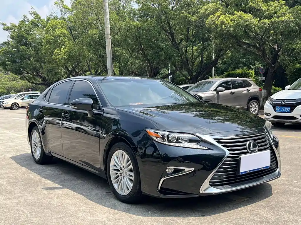 Lexus ES — миниатюра 3
