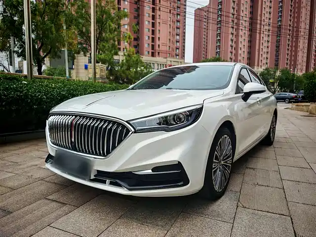 RED FLAG HONGQI H5 2022