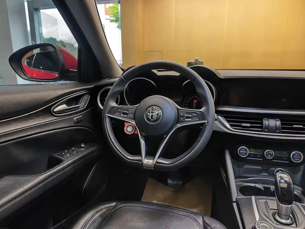 Alfa Romeo Stelvio — миниатюра 14