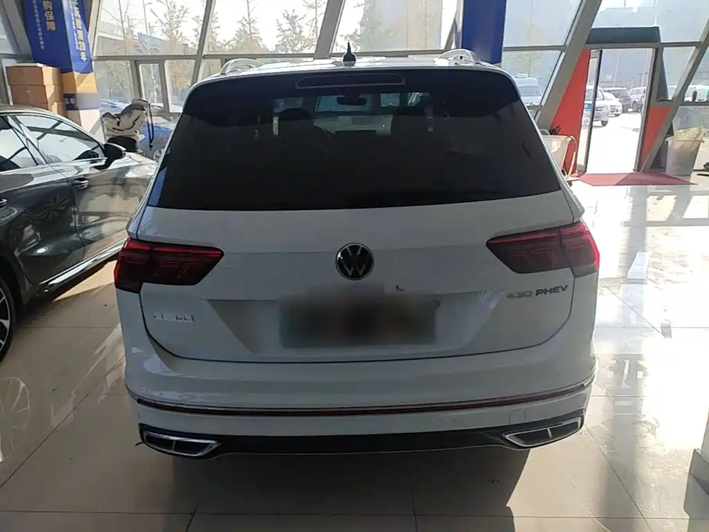 Volkswagen Tiguan L PHEV — миниатюра 6