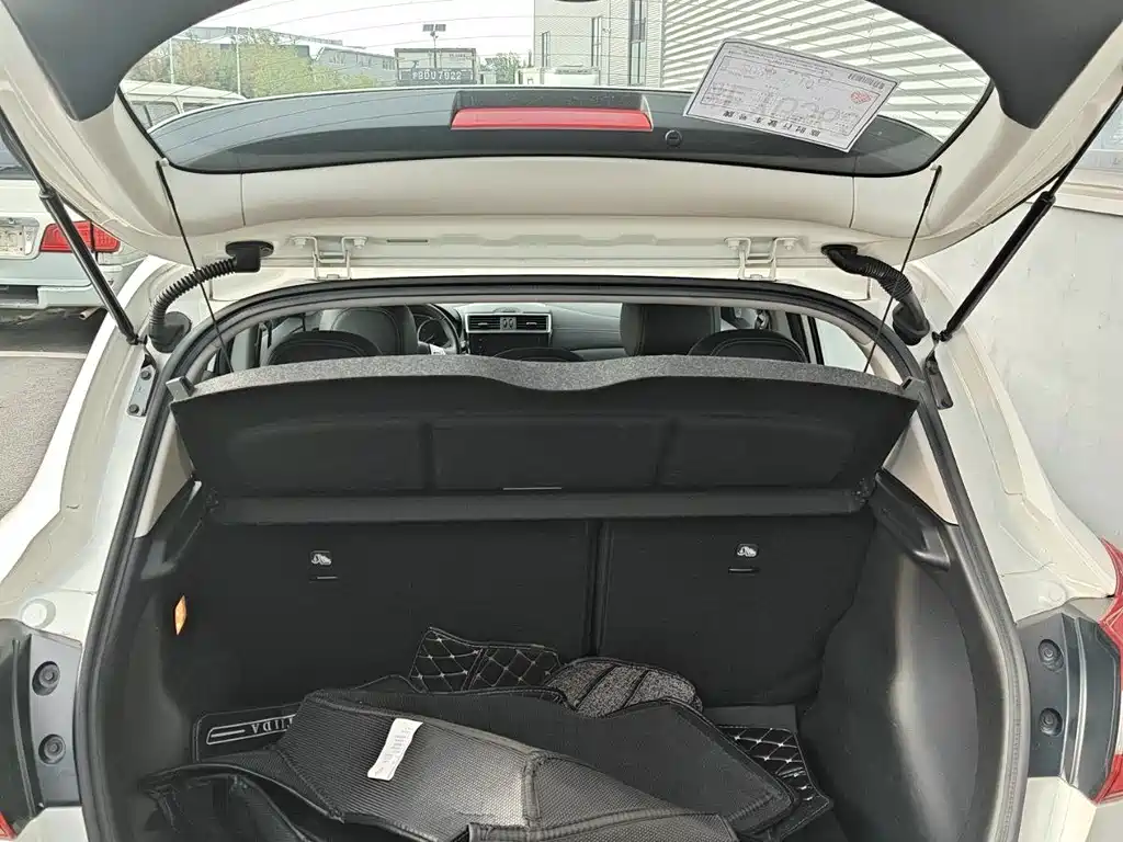Nissan Tiida — миниатюра 15