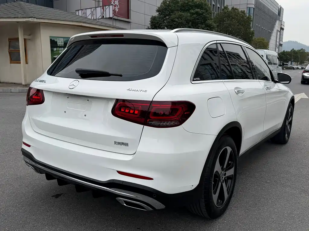 MERCEDES-BENZ GLC