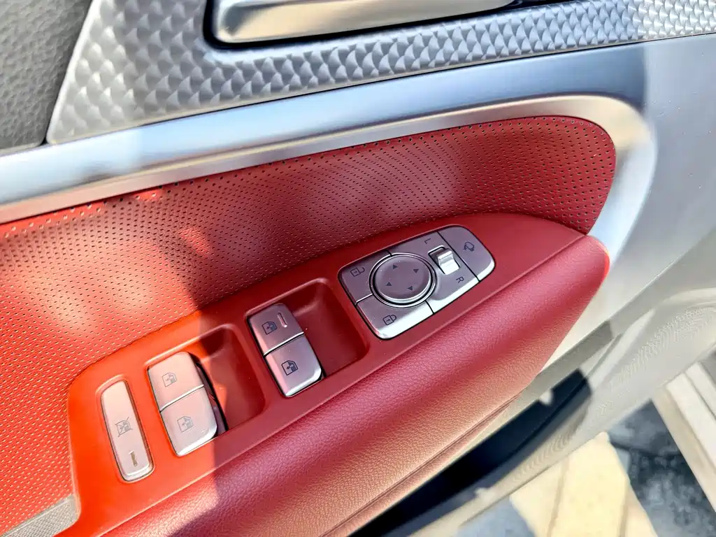Genesis G70 — миниатюра 4