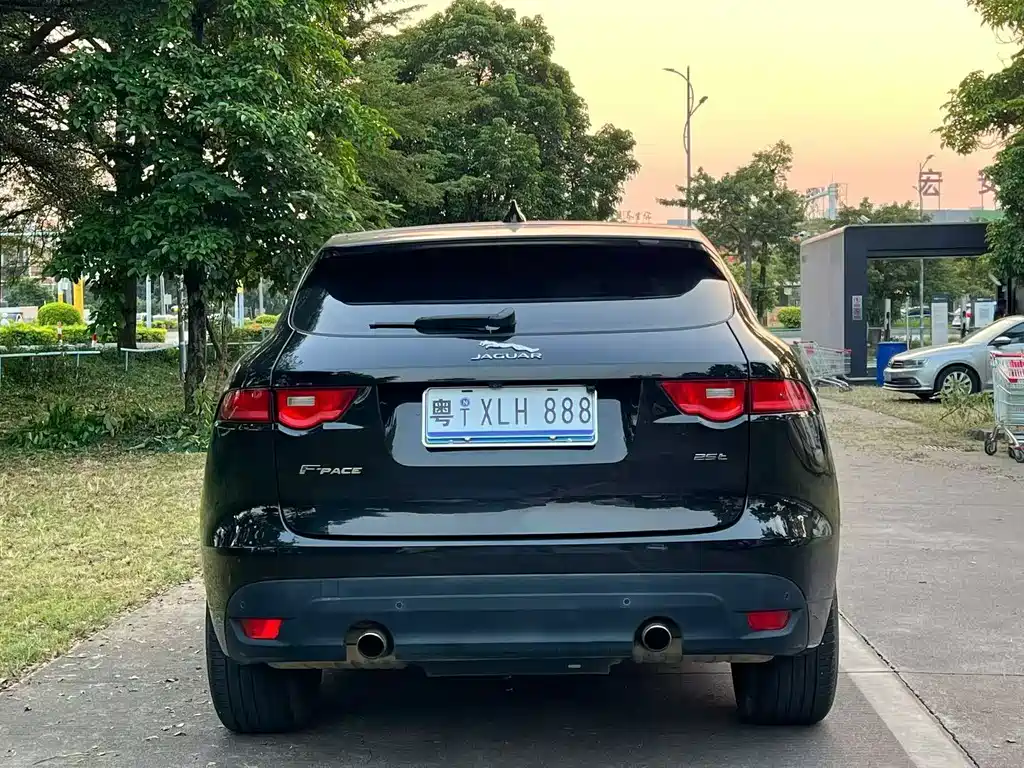 Jaguar F-PACE — миниатюра 8
