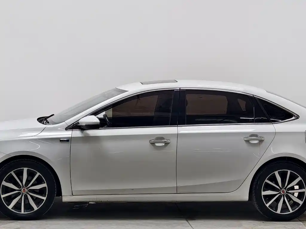 Roewe i6 Classic — миниатюра 8