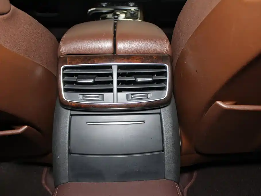 Audi A8 — миниатюра 10