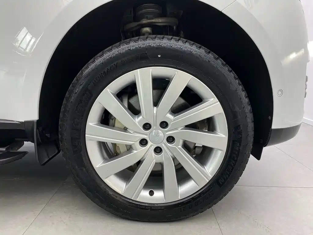 Land Rover Range Rover — миниатюра 8