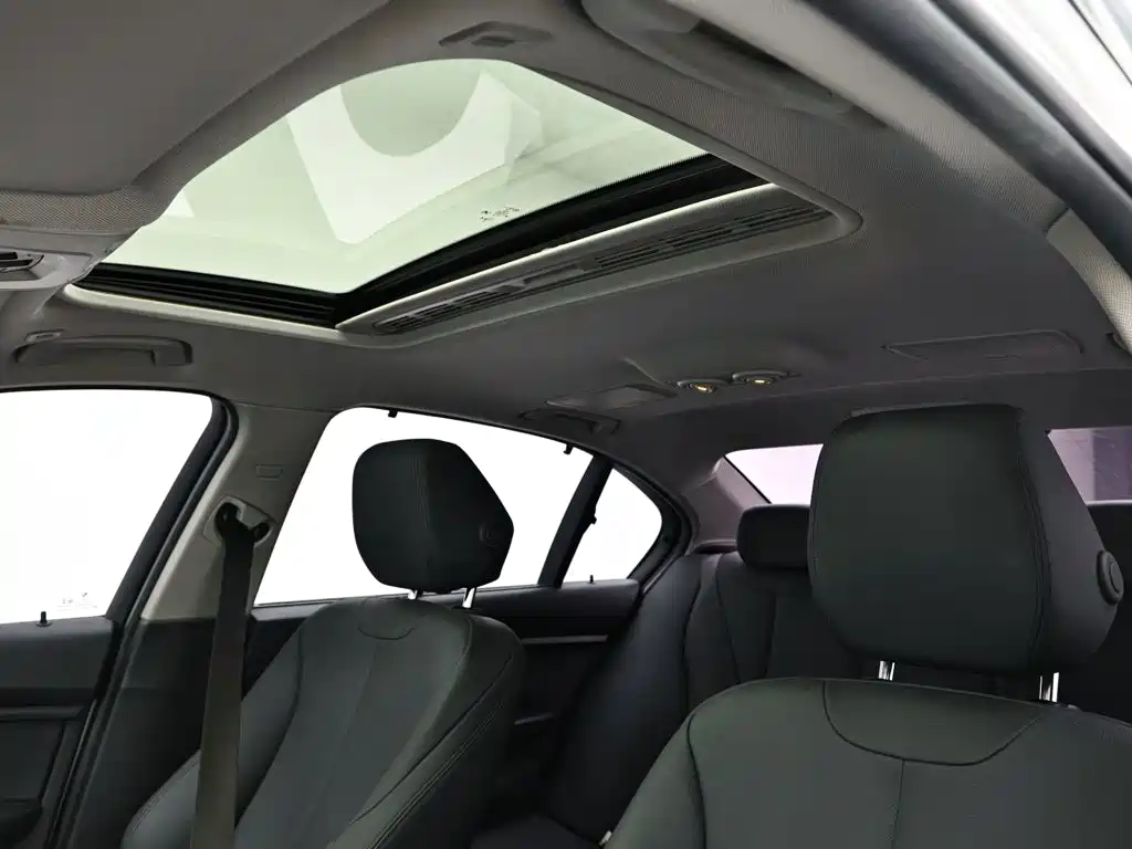 BMW 3 Series — миниатюра 12